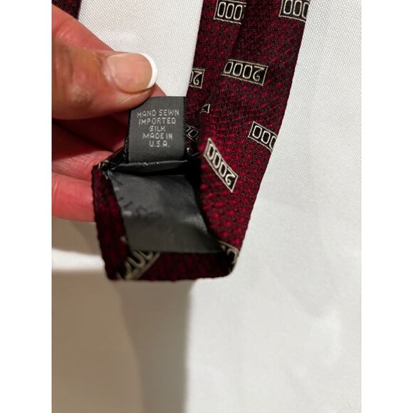 Robert Talbott Silk men’s tie y2k 2000 printed burgundy red statement rare! - Picture 5 of 6